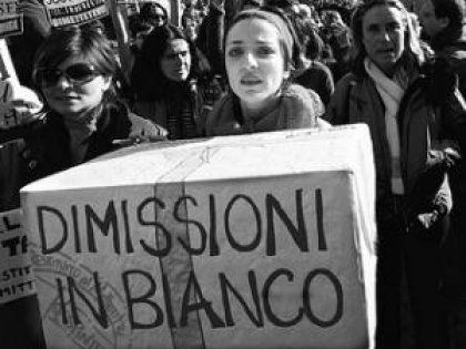 L'Aquila 23 febbraio 2012: le donne dal Prefetto con l'appello "188 firme per la 188"